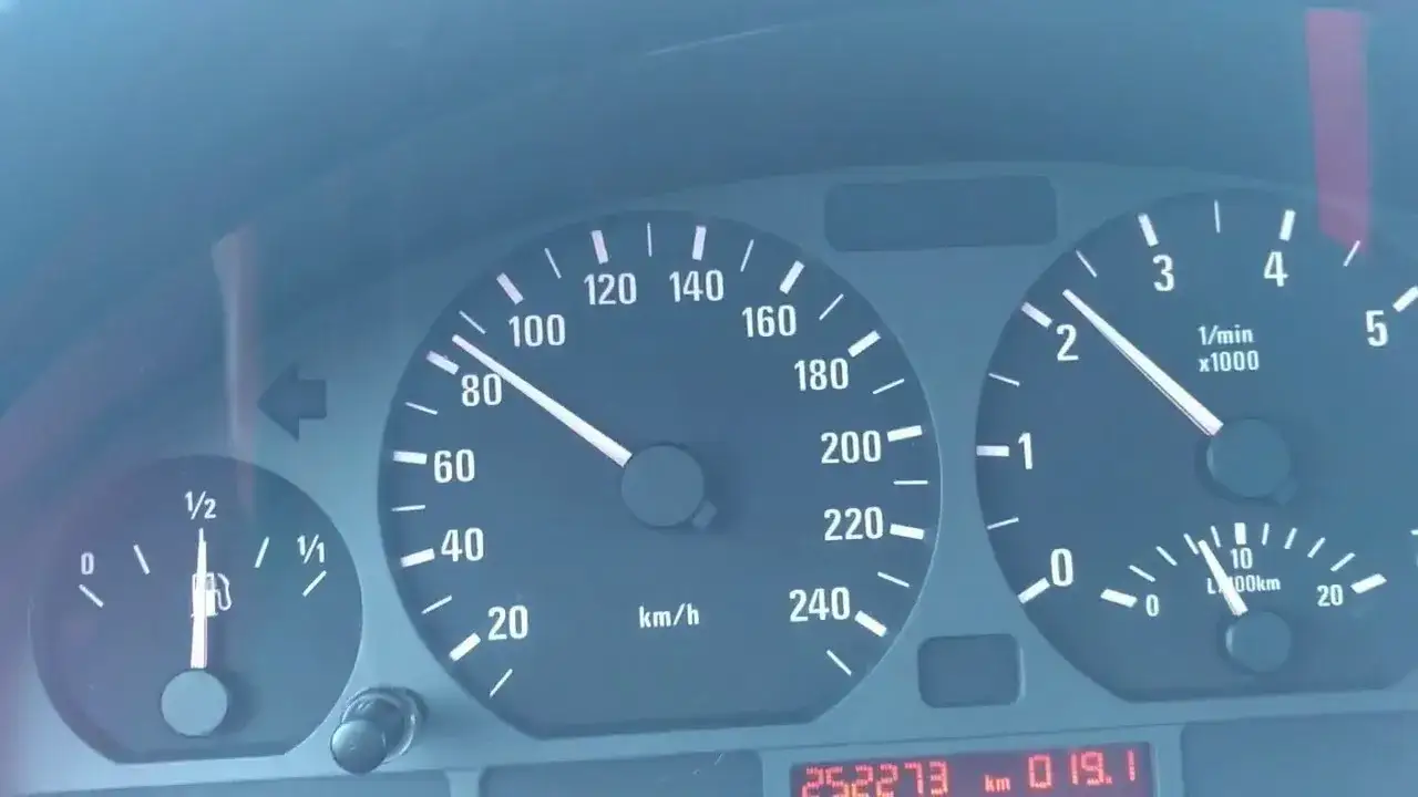 Zdjęcie Ile pali BMW E46? Sprawdź, jak zaoszczędzić na paliwie