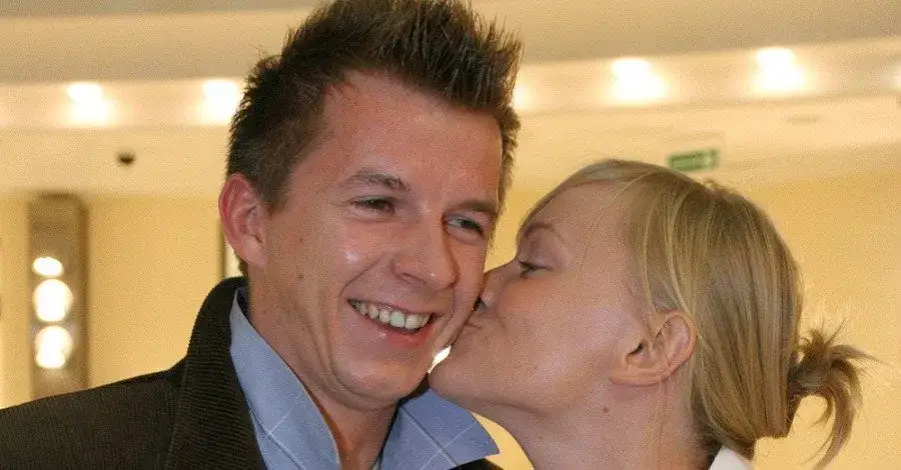 Zdjęcie Kim jest żona Karola Okrasy? Odkryj tajemnice ich życia rodzinnego