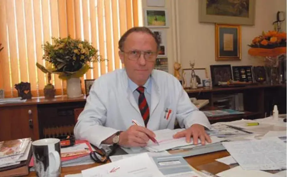 Profesor Andrzej Bor&oacute;wka urolog