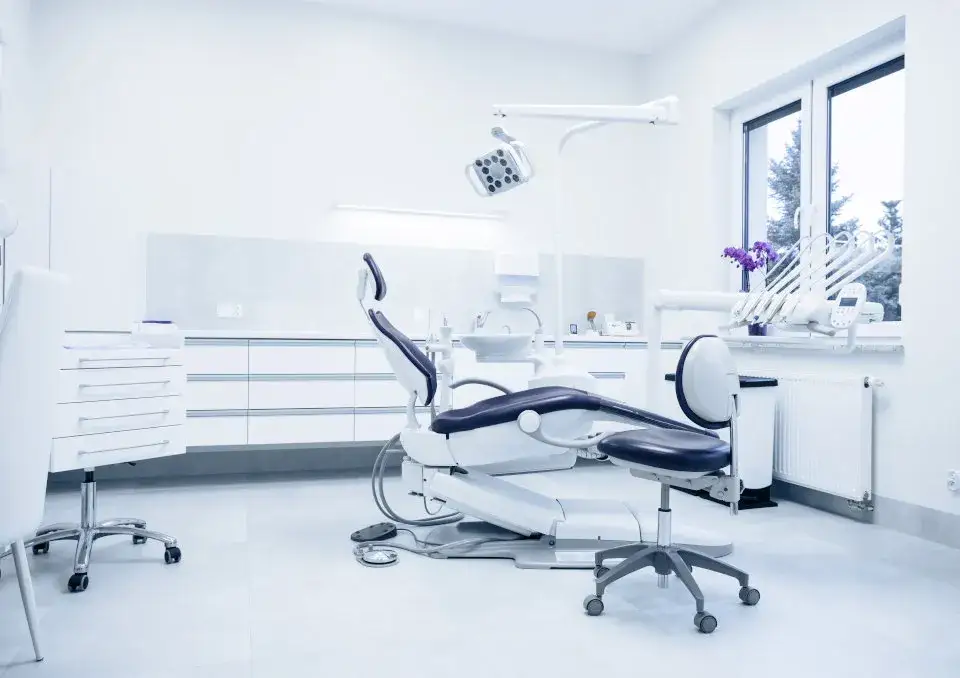 Dentysta praca etat kontrakt B2B własny gabinet