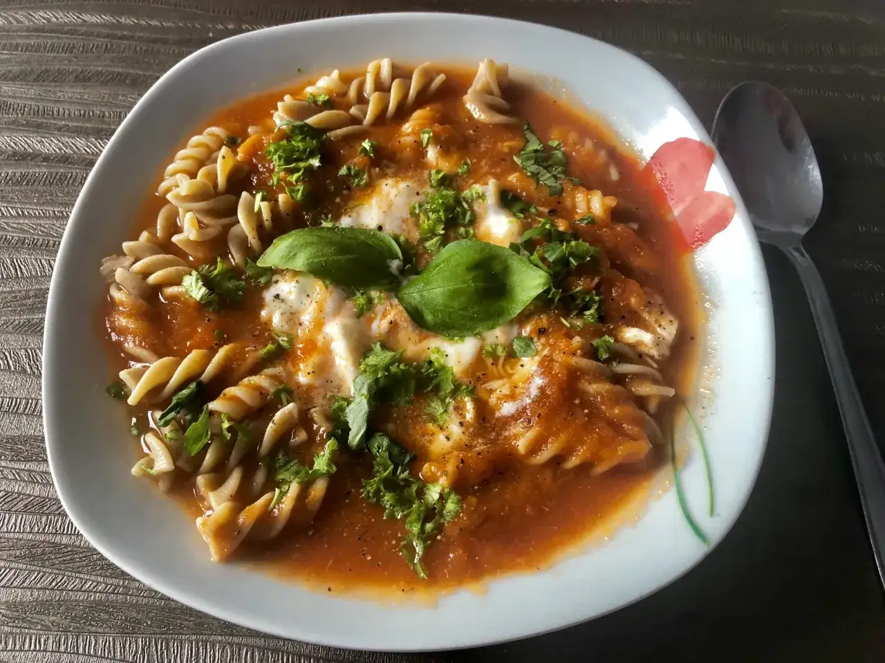 składniki na niskokaloryczną zupę pomidorową