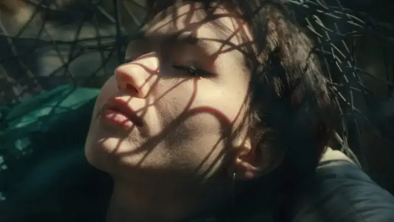 Zdjęcie Filmy o uzależnieniu, które zmieniają spojrzenie na nałogi i ich skutki