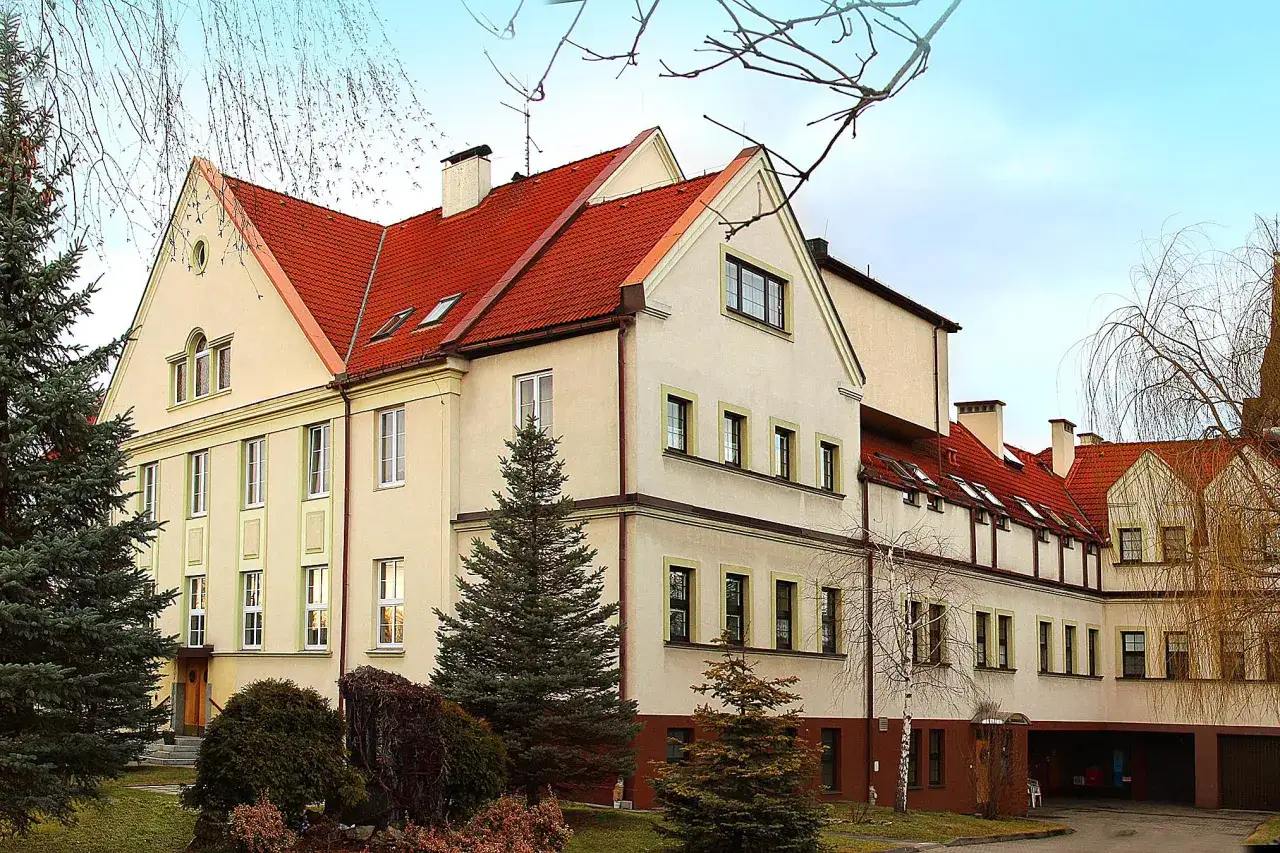 Dom Pomocy Społecznej Dom Nauczyciela Bielsko-Biała budynek z zewnątrz