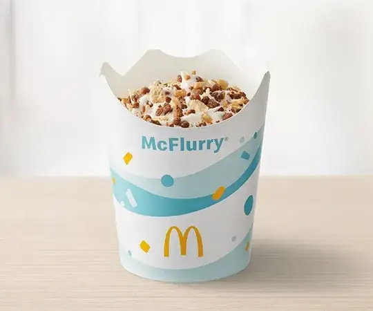 składniki McFlurry na stole