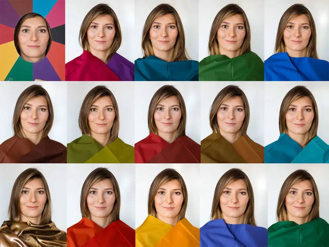 Kobieta prezentuje paletę barw do analizy kolorystycznej. Ciepła jesień stylizacje w odcieniach brązu, zieleni i złota.