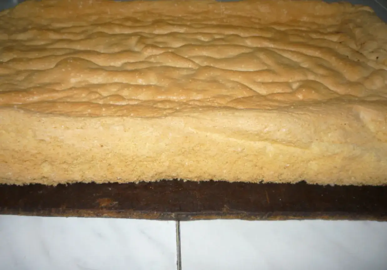 Zdjęcie Biszkopt z 3 jajek: Błyskawiczny przepis na puszysty wypiek