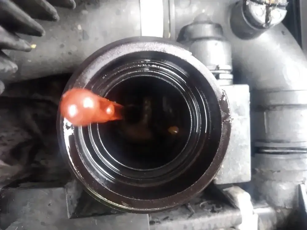 Zdjęcie Jak odpowietrzyć BMW E46 i uniknąć problemów z przegrzewaniem silnika