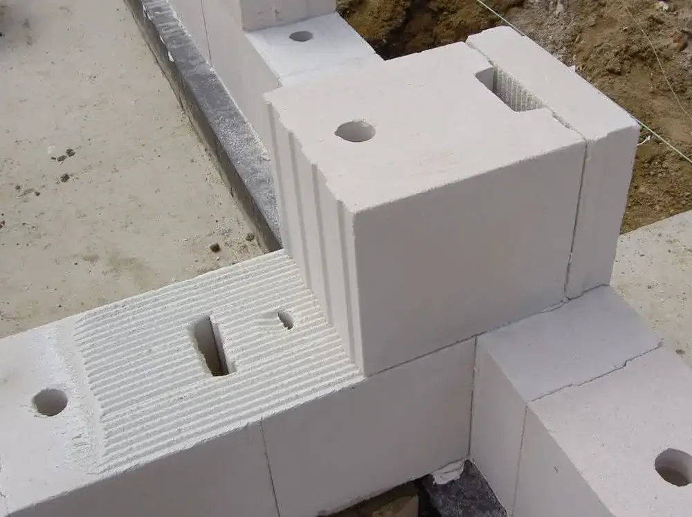 r&oacute;żne rodzaje ścian budowlanych