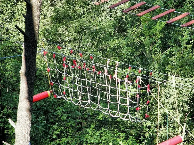 Park linowy Olsztyn sprzęt bezpieczeństwo instruktor