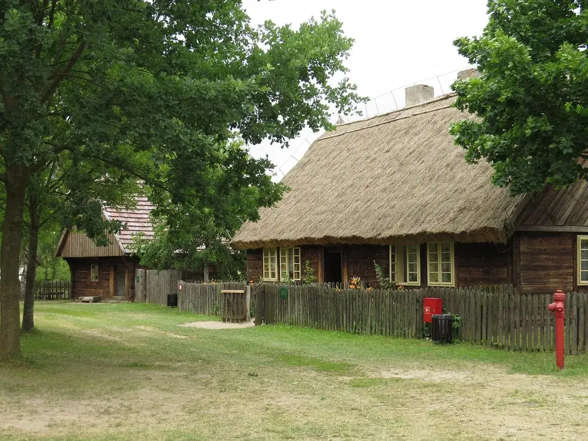 Zdjęcie Skansen Lednica: Odkryj fascynujące atrakcje i historię miejsca