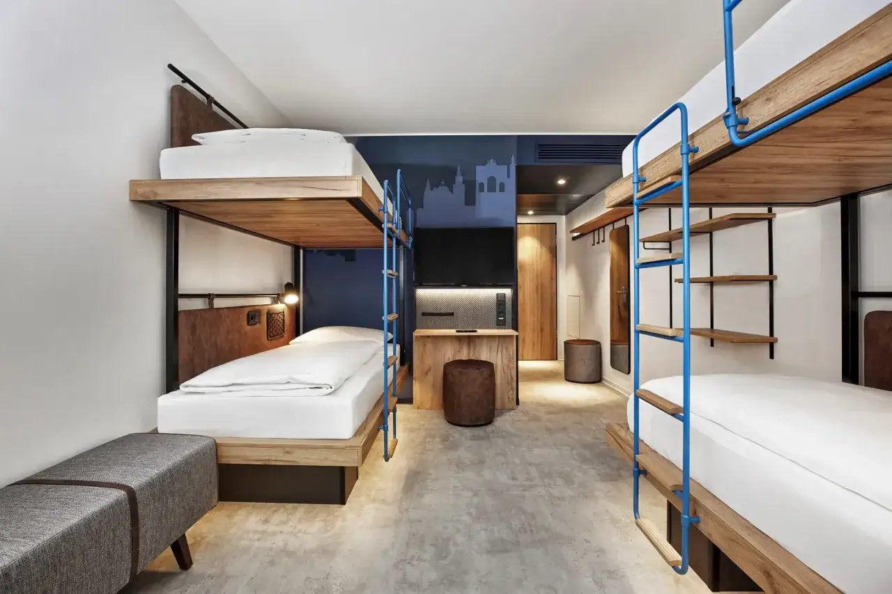 H2 Hotel M&uuml;nchen Olympiapark Zimmer Vierbettzimmer