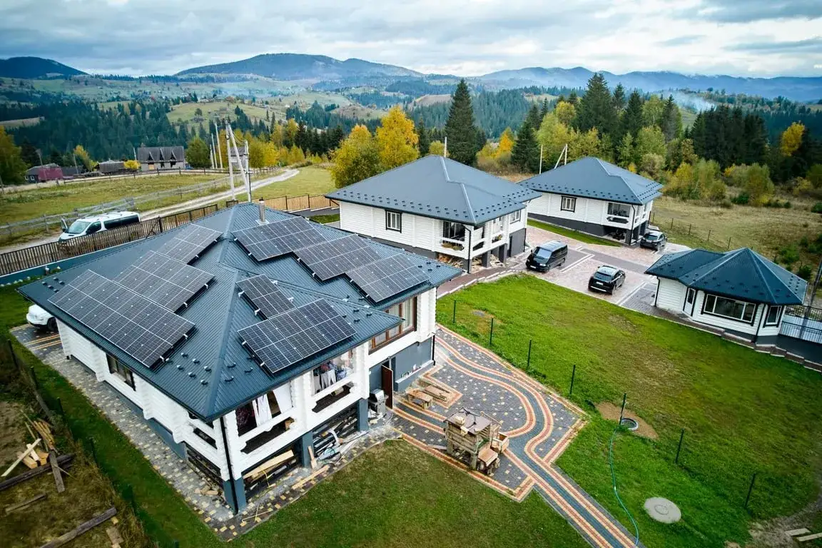 Zdjęcie Ile prądu wyprodukuje elektrownia fotowoltaiczna 10 kW dziennie? Sprawdź!