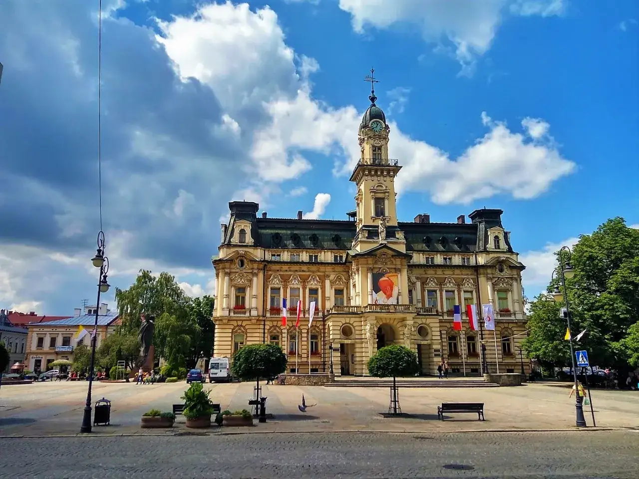 Rynek Nowy Sącz, Ratusz Nowy Sącz