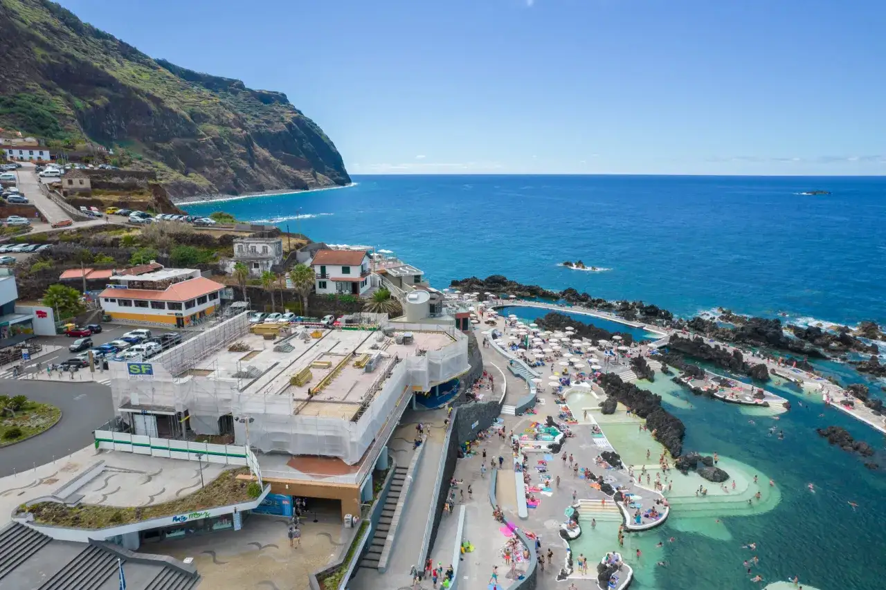 Krajobrazy p&oacute;łnocnej Madery S&atilde;o Vicente Porto Moniz