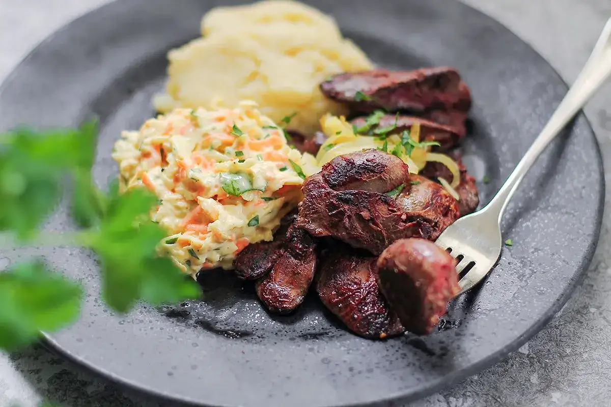 Zdjęcie Szybki i smaczny przepis na wątróbkę drobiową, który zaskoczy każdego