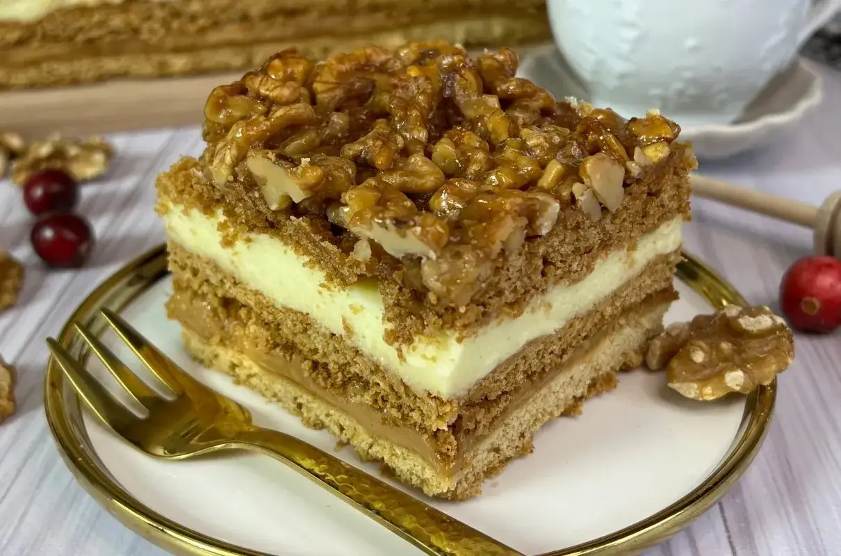 przechowywanie ciasta snickers miodowy, ciasto w lod&oacute;wce folia