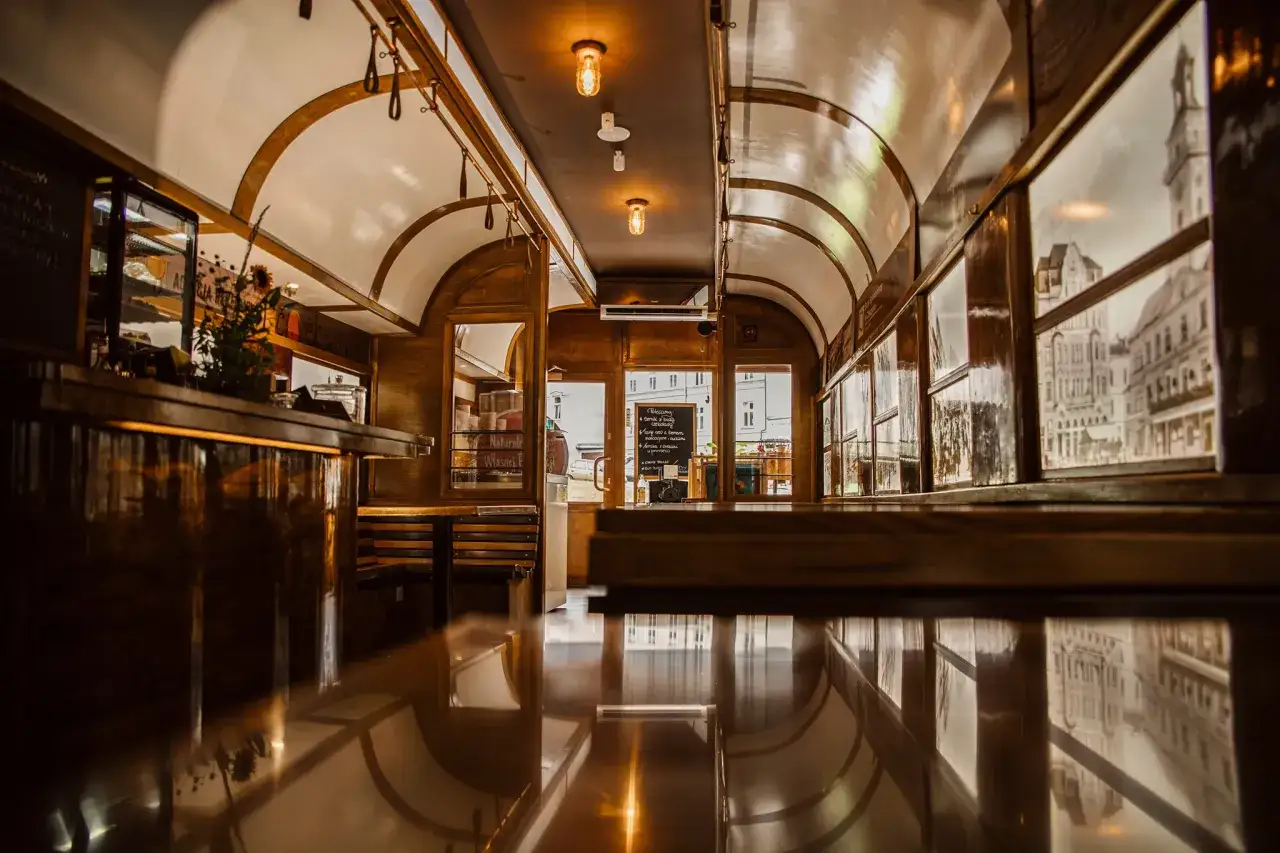 kawiarnie Cieszyn wnętrza ciasta kawa