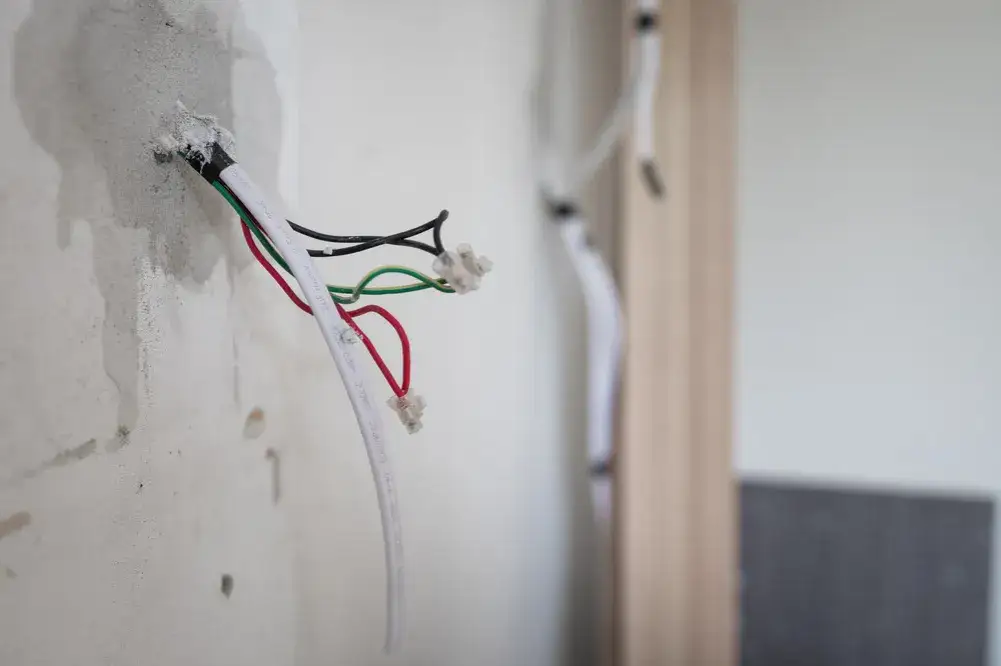 Uszkodzenia elektroniki po złym podłączeniu kabli