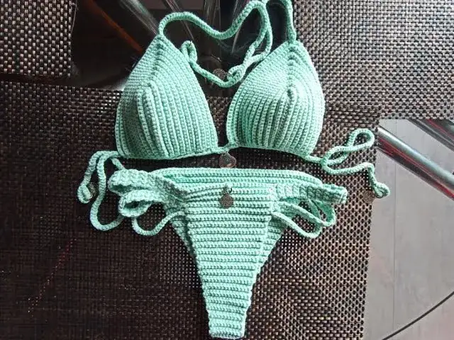 Zdjęcie Jak zrobić stanik na szydełku – prosty sposób na modny bikini top