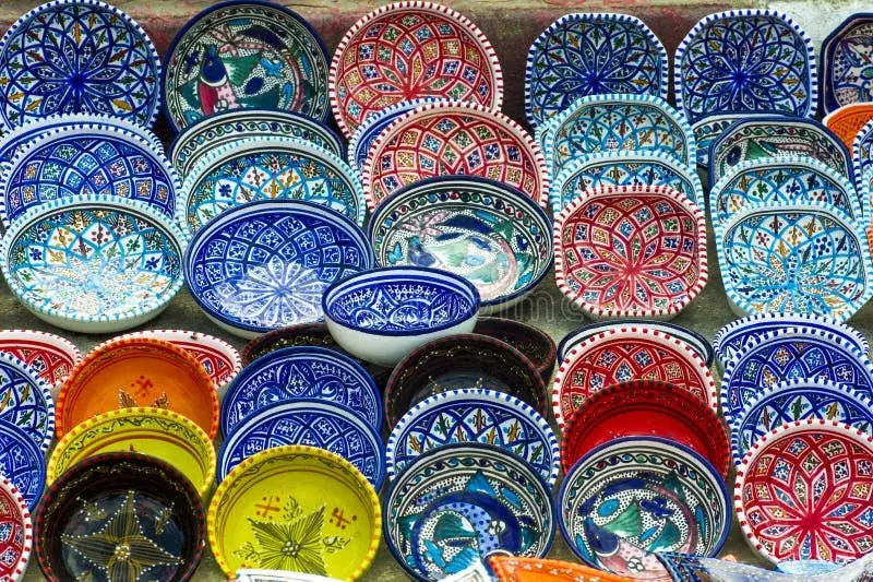 Tradycyjna tunezyjska ceramika z Nabeul