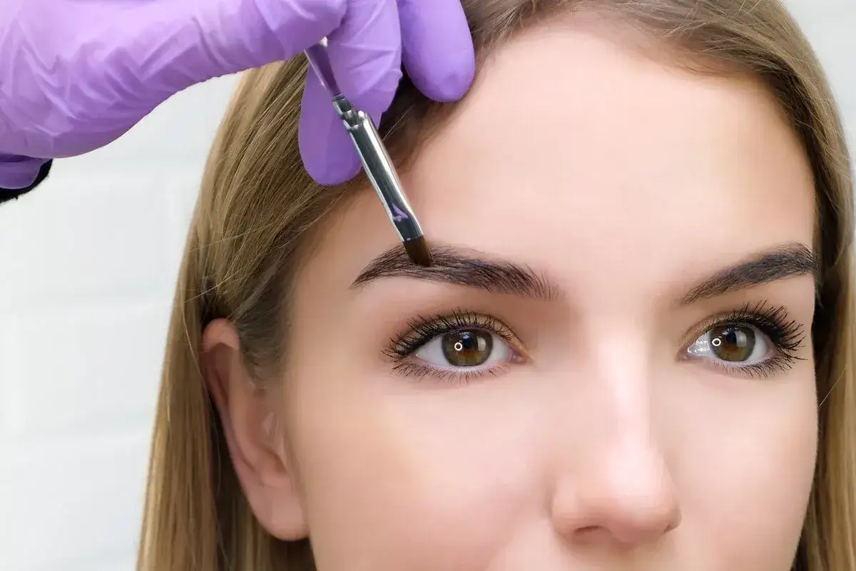 jak rozjaśnić brwi po hennie domowe sposoby natychmiast