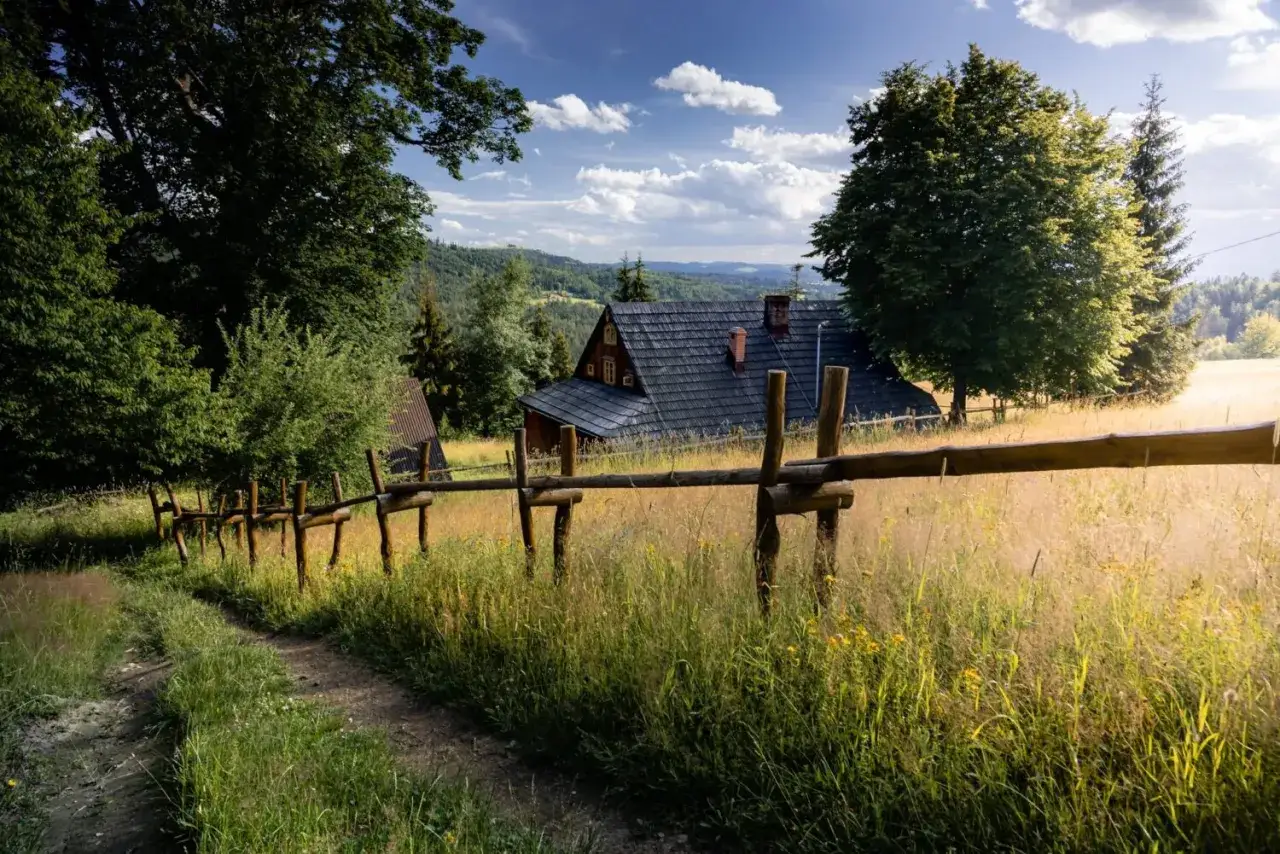 Chatka AKT na Pietraszonce Beskid Śląski