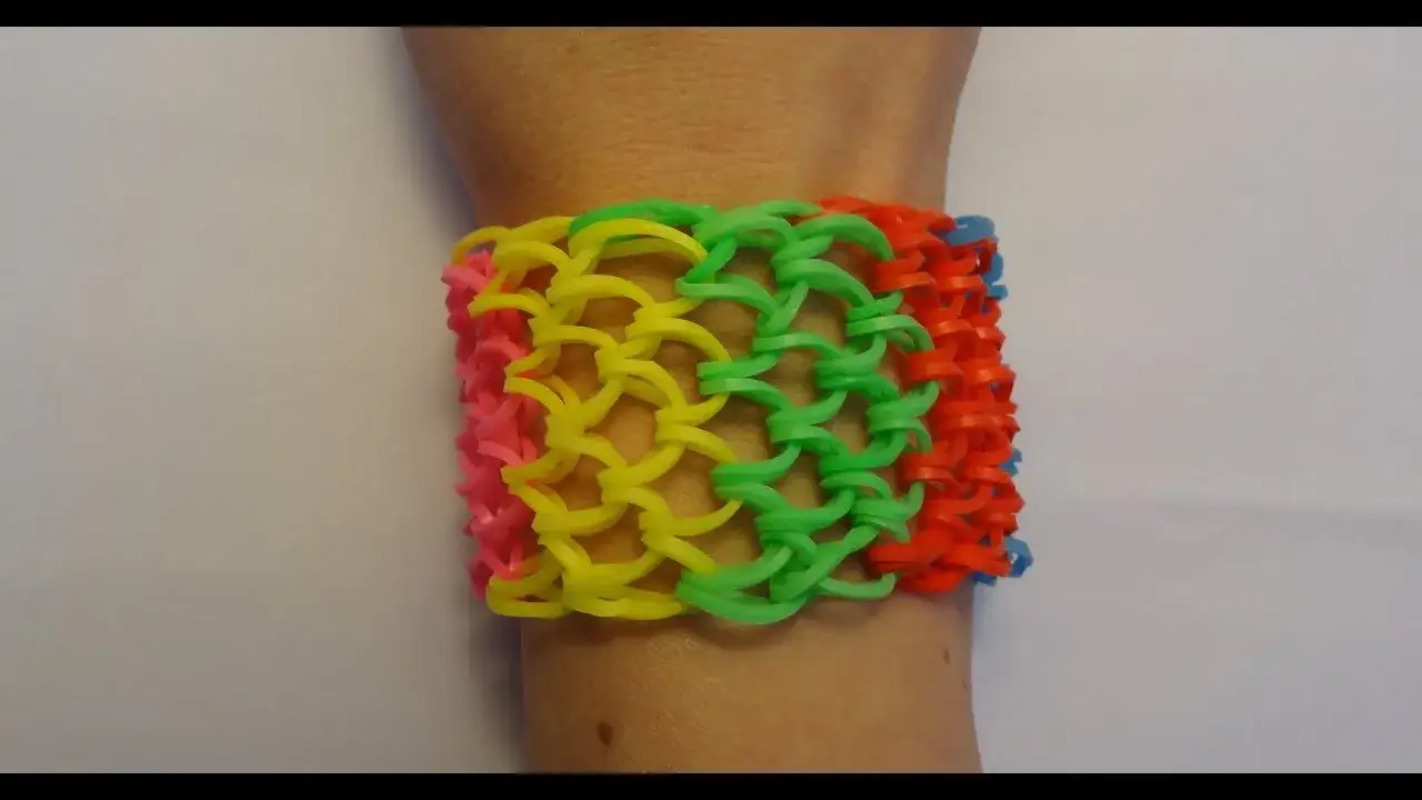 r&oacute;żne wzory bransoletek z gumek loom bands
