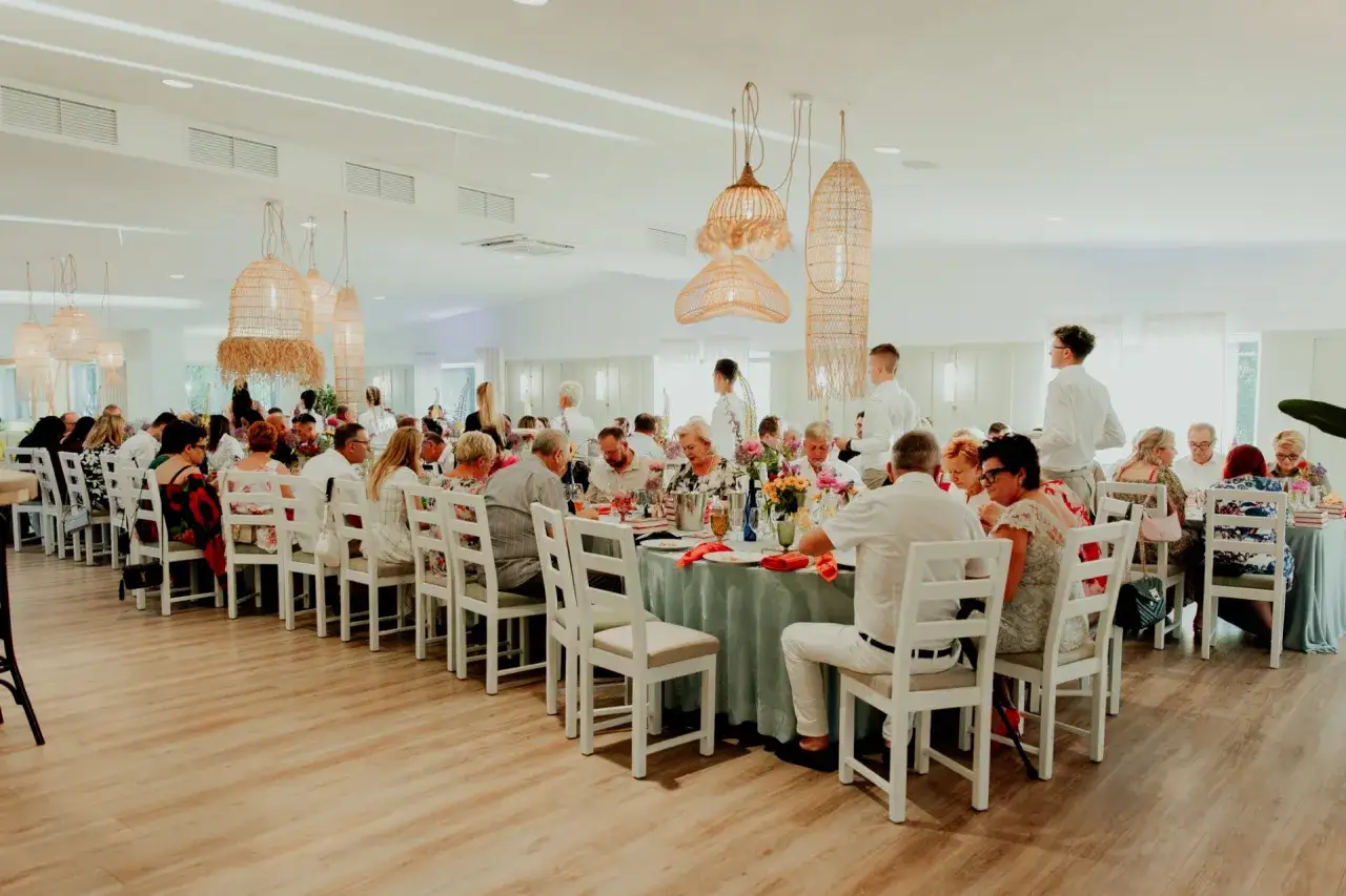 Elegancka restauracja Kalisz KTW wnętrze