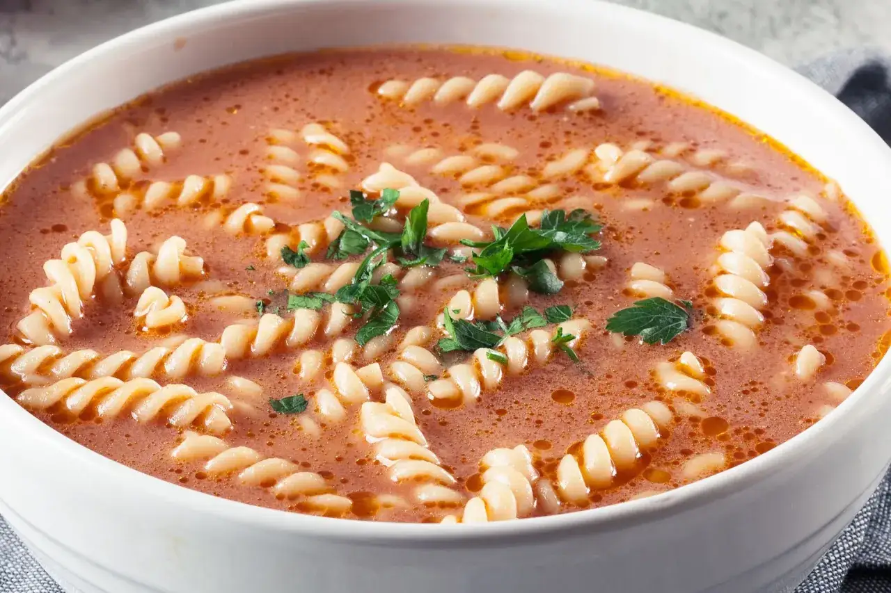 Dodawanie sody oczyszczonej do zupy