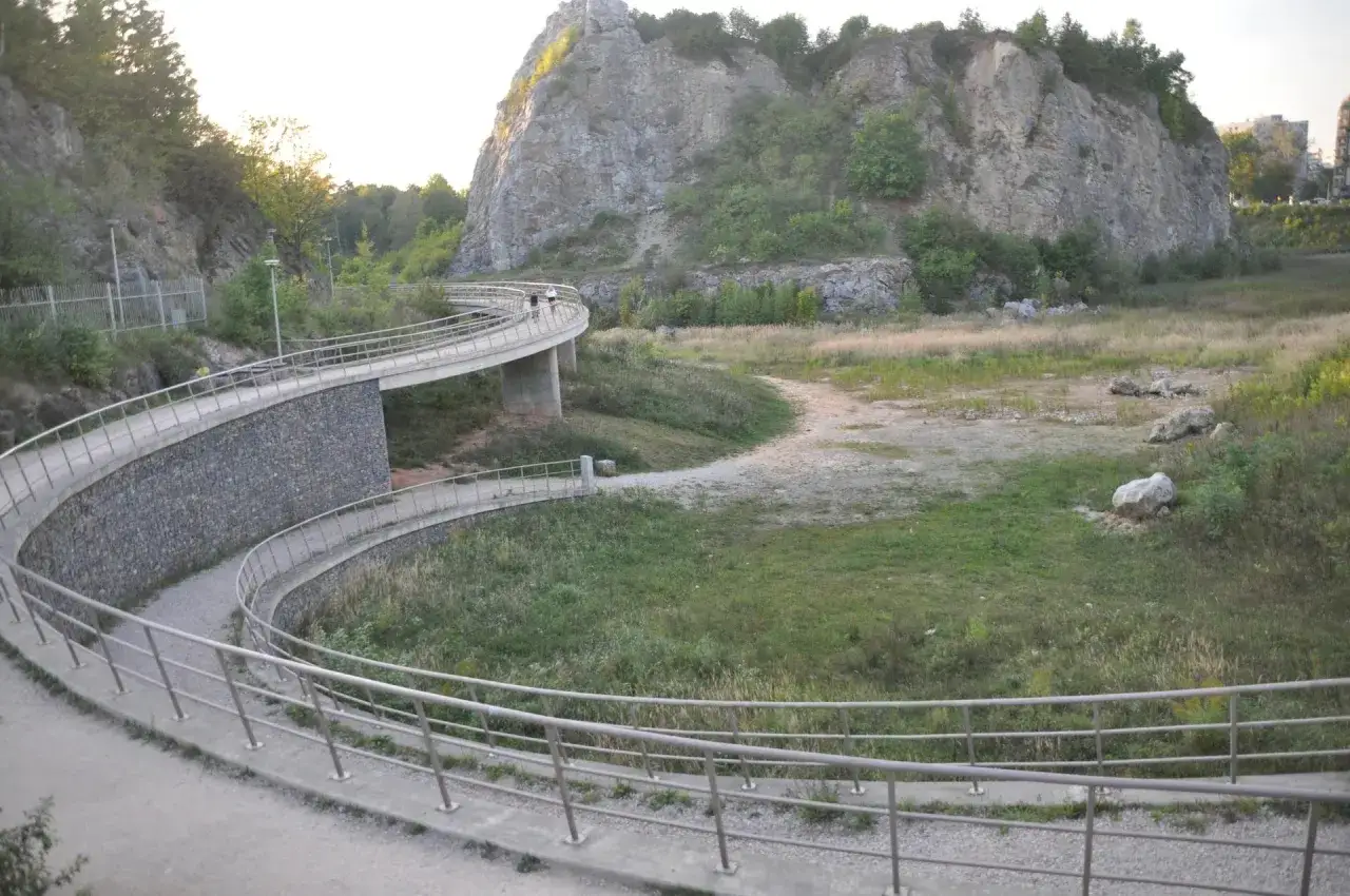 Zdjęcie Najlepsze miejsca na spacer w Świętokrzyskiem, które musisz poznać