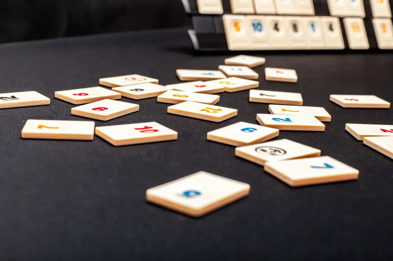 jak czyścić matę neoprenową do gier planszowych przechowywanie maty