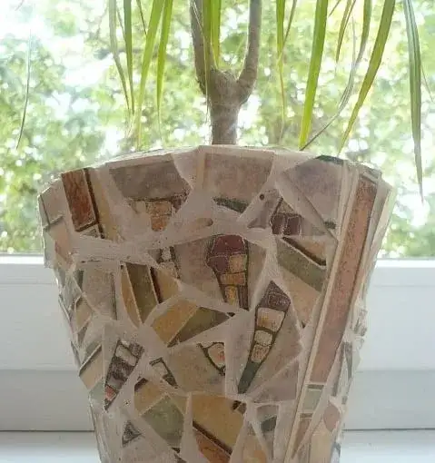 Zdjęcie Jak prawidłowo wyrzucać doniczki ceramiczne - poradnik recyklingu