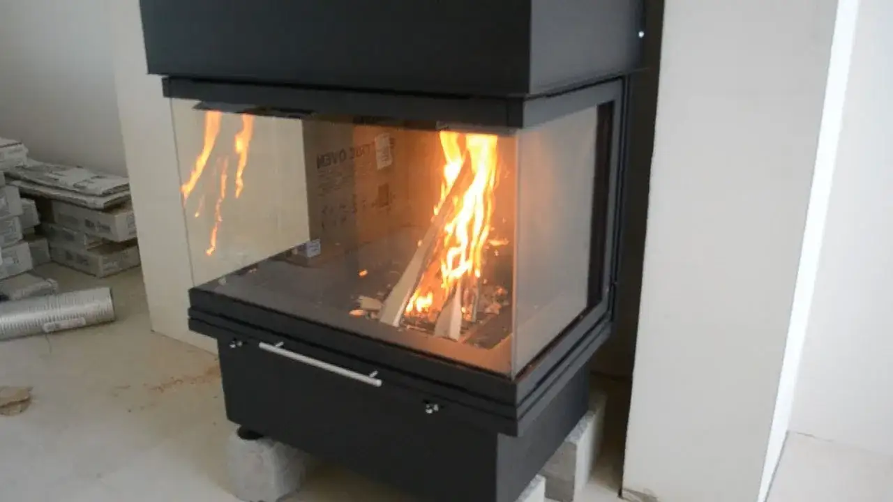 Zdjęcie Kominek z gilotyną czy bez – co wybrać dla lepszej atmosfery?