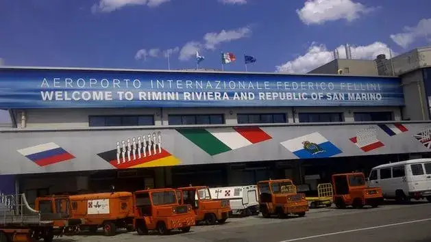 Zdjęcie Jak dojechać z lotniska Forli do Rimini - najlepsze opcje transportu