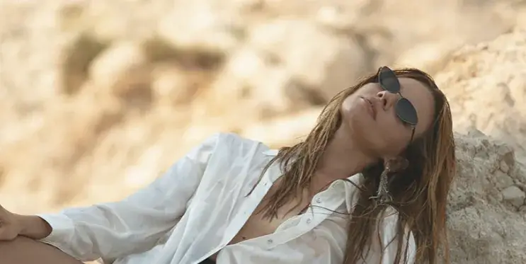 Zdjęcie Jak nosić koszule oversize, aby uniknąć modowych faux pas?