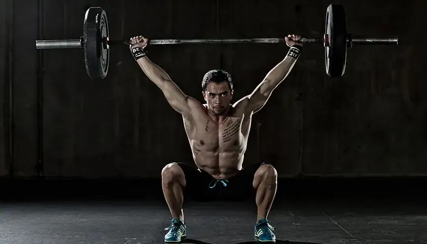 CrossFit budowanie masy mięśniowej vs kalistenika sylwetka