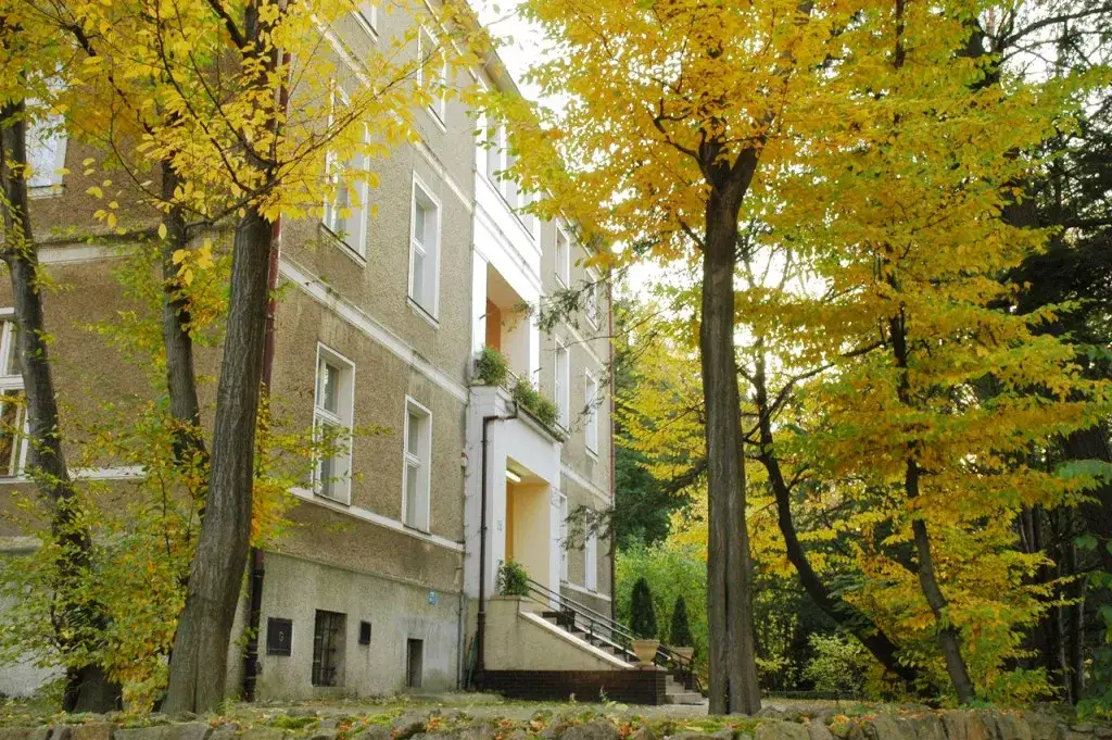 Sanatorium Pionier Szczawno-Zdrój Park Zdrojowy
