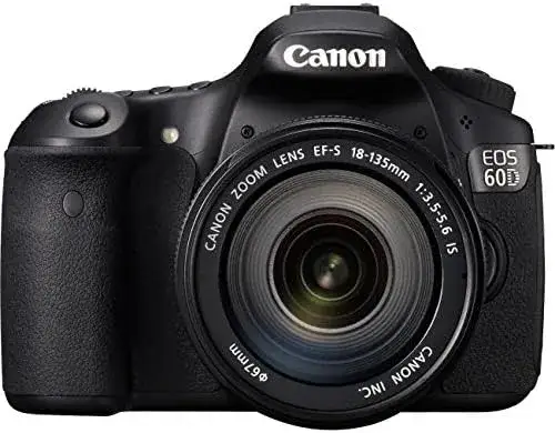 Canon 60D z obiektywem uniwersalnym
