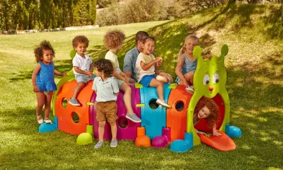 Zdjęcie Jakie zabawki na plac zabaw wybrać, aby zapewnić dzieciom radość?