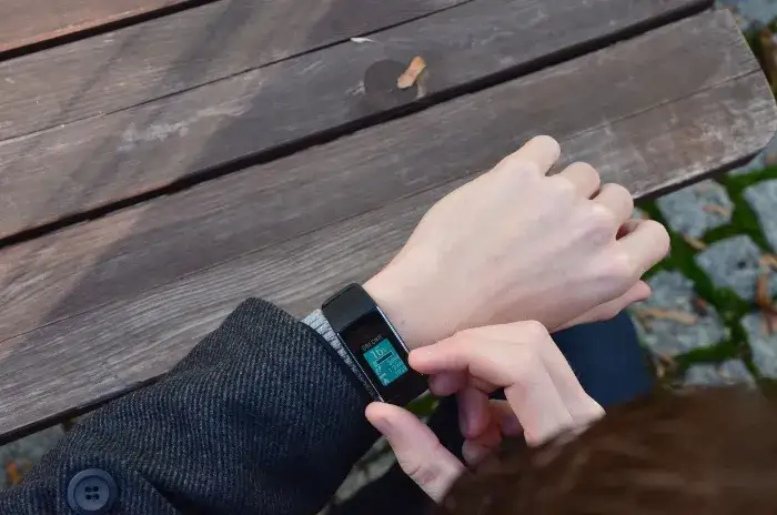 pulsometr na nadgarstku pomiar tętna