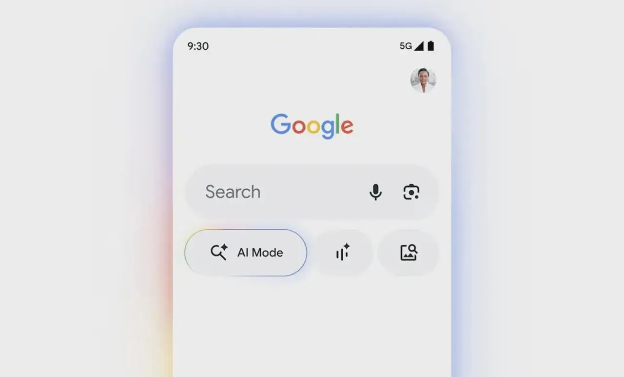 Ekran telefonu z wyszukiwarką Google. Widoczny przycisk 