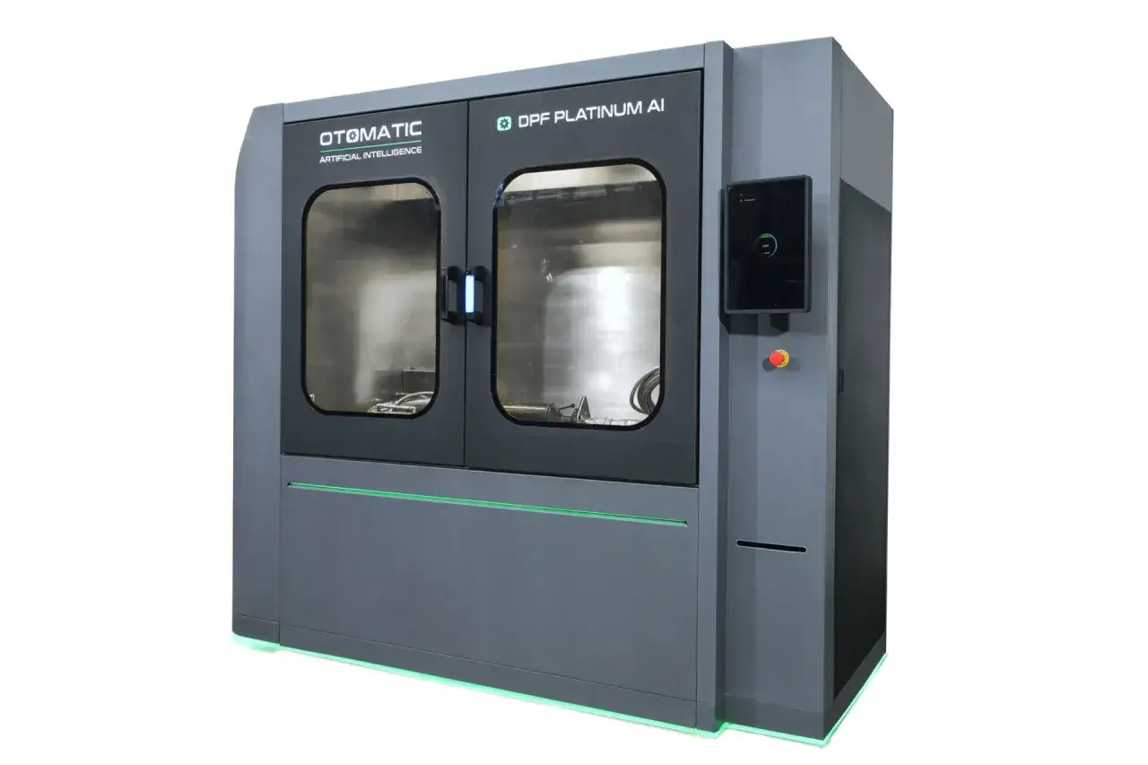Nowoczesna maszyna Otomatic DPF Platinum AI do czyszczenia filtrów. Dowiedz się, ile kosztuje czyszczenie filtra DPF.
