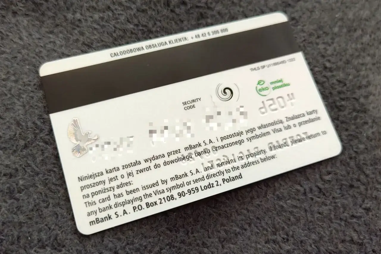 Podpisanie karty płatniczej i pierwsza transakcja PIN