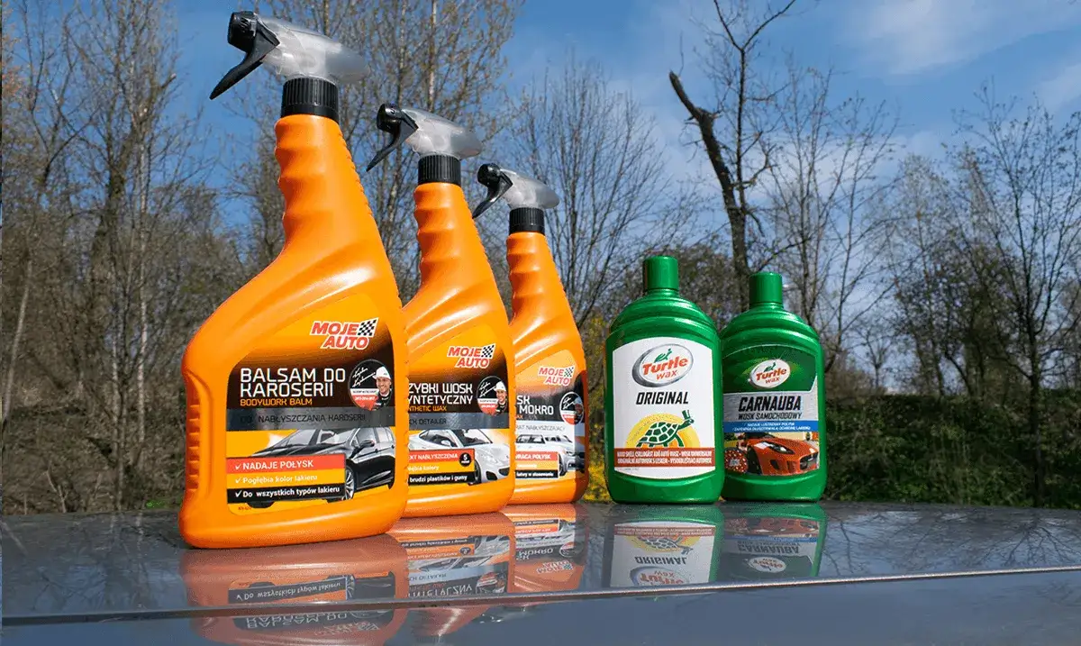 różne rodzaje wosków w płynie do samochodu