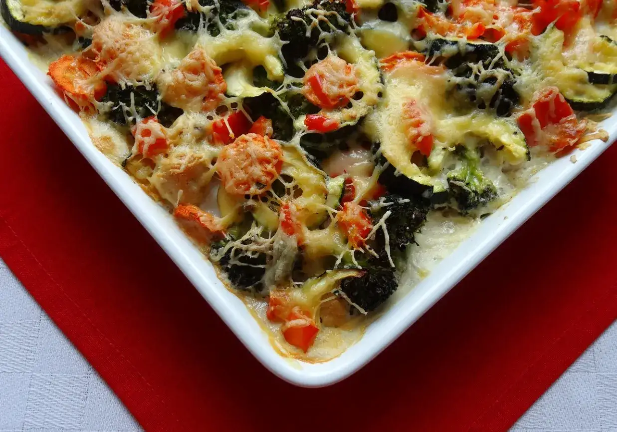 Składniki na zapiekankę serową z kurczakiem