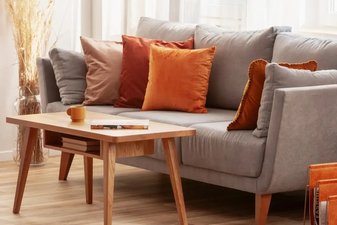 inspiracje aranżacji poduszek na kanapie, r&oacute;żne style