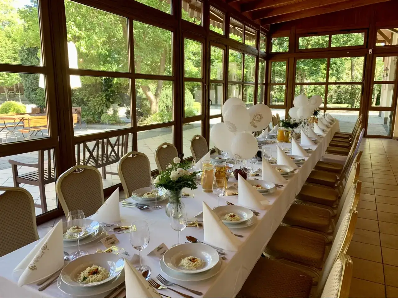 Przyjęcie komunijne w restauracji i w domu