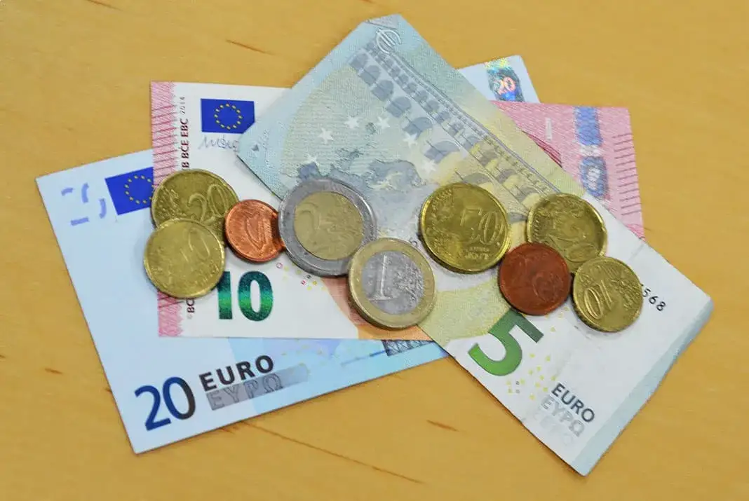 Zdjęcie Jaka waluta jest w Irlandii? Poznaj euro i jego nominały oraz wymianę.