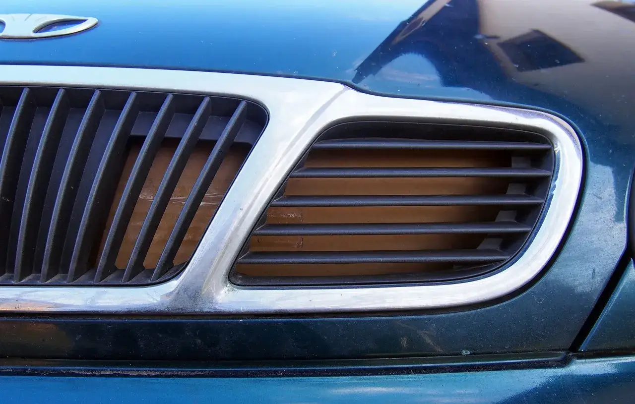 Zdjęcie Czym zasłonić chłodnicę w zimie, aby uniknąć problemów z silnikiem