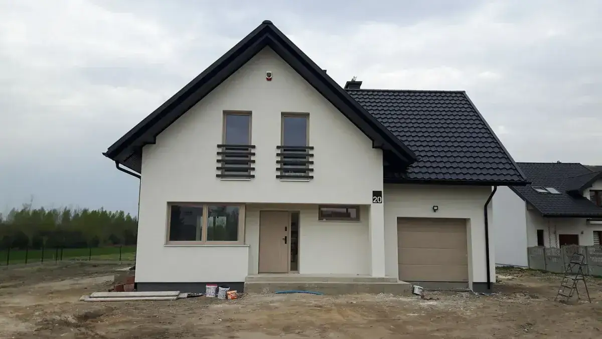 Zdjęcie Okna dąb bielony – jakie elewacje podkreślają ich urok?